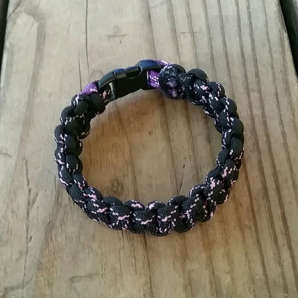 Aromatherapy Tactical 550 Paracord Bracelet - Picture 1 of 5